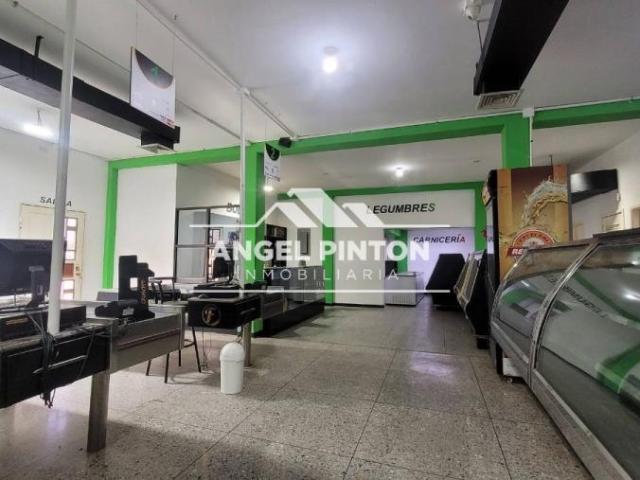 Local Comercial en venta en Cacique Mara, Maracaibo