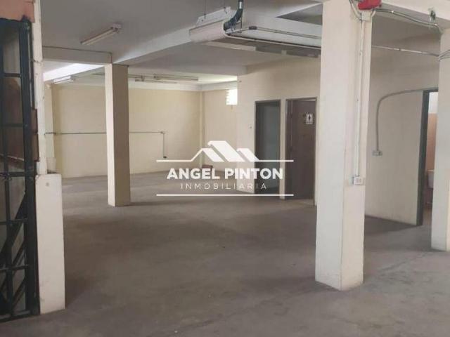 Local Comercial en venta en Cacique Mara, Maracaibo