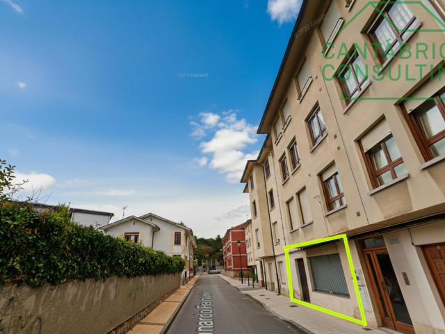 Local Comercial en venta en Navia, Asturias