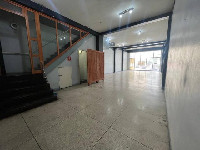 Local Comercial en venta en Avenida Bolívar, Maracay