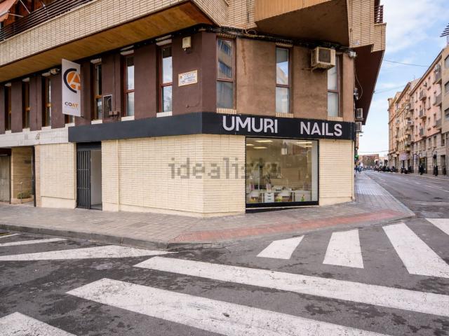 Local Comercial en alquiler en Diputació, l'Alacantí