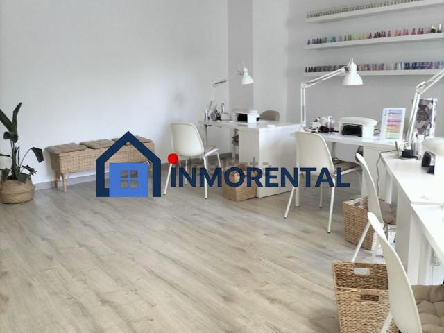 Local Comercial en alquiler en Diputació, l'Alacantí