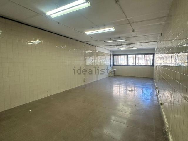 Local Comercial en alquiler en Montesa, Esplugues de Llobregat