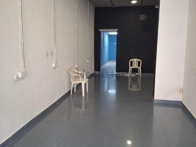 Local Comercial en alquiler en la Plana, Esplugues de Llobregat