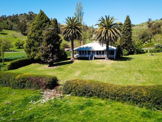 Cottage for sale in Munderoo, New South Wales
