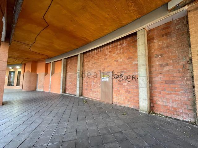 Local Comercial en venta en Figueres, Girona