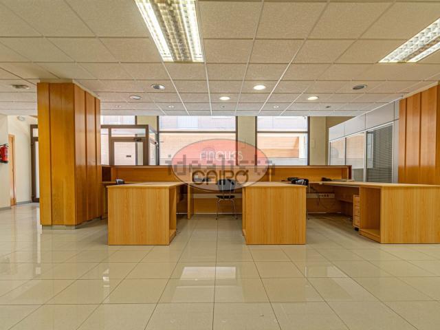 Local Comercial en venta en Figueres, Girona