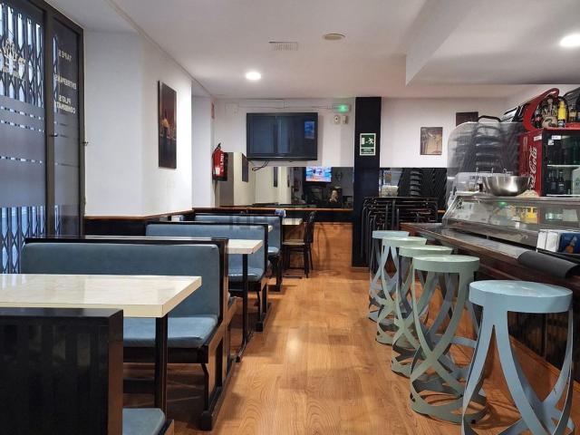 Local Comercial en alquiler en Figueres, Girona