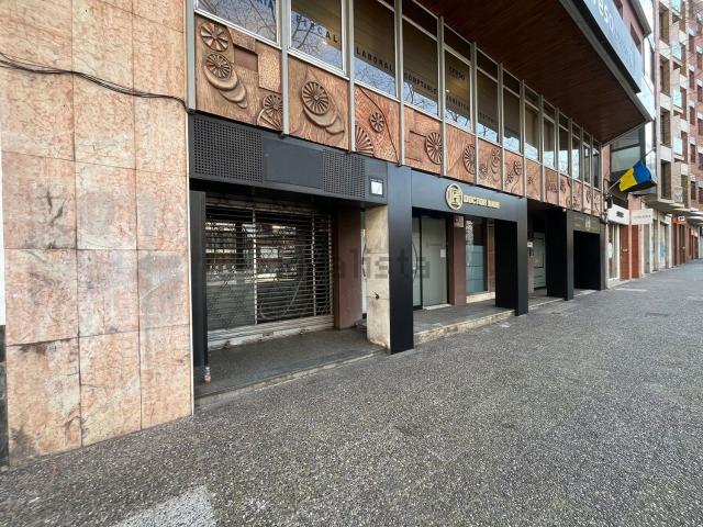 Local Comercial en alquiler en Eixample, Gironès