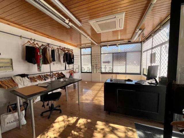 Local Comercial en alquiler en Eixample, Girona