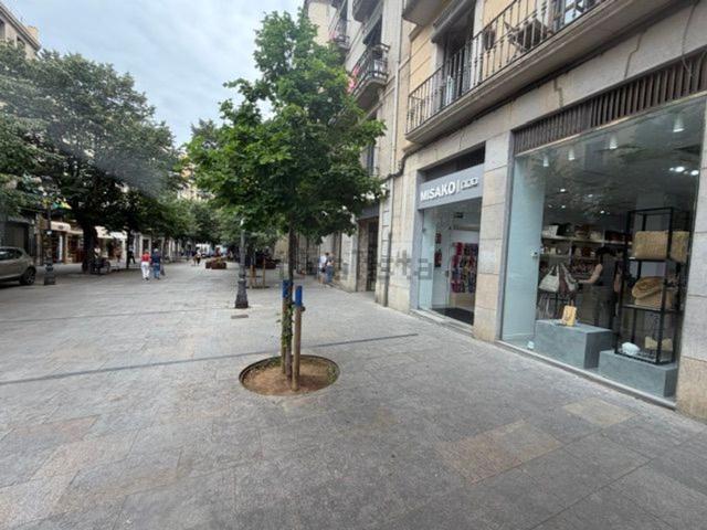 Local Comercial en alquiler en Barri Vell, Gironès