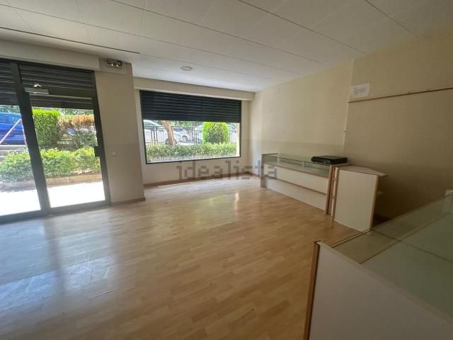 Local Comercial en alquiler en Girona, Montilivi