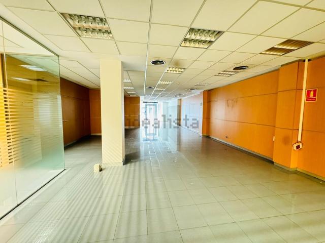 Local Comercial en alquiler en Eixample, Girona