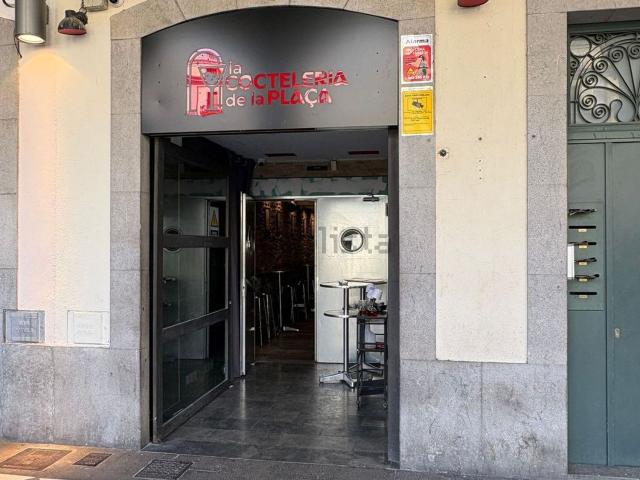 Local Comercial en alquiler en Barri Vell, Gironès