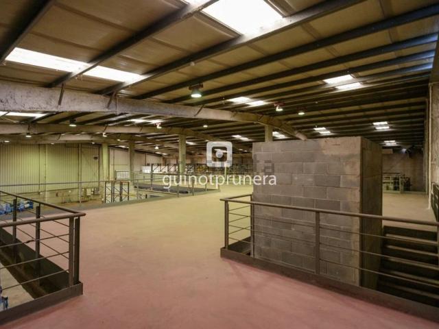 Nave en venta en El Perelló, Gironès