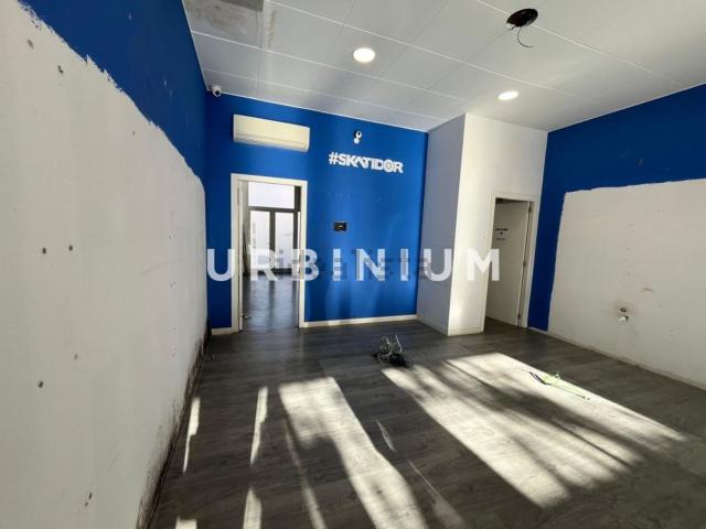 Local Comercial en alquiler en Eixample, Gironès