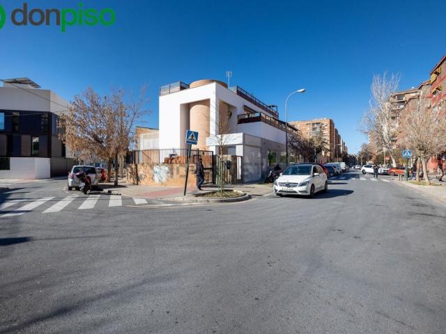 Local Comercial en venta en Granada, Cervantes