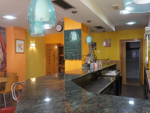 Local Comercial en venta en Genil, Granada