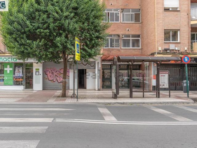 Local Comercial en venta en Granada, Carretera de la Sierra