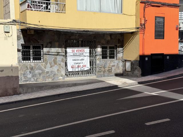 Local Comercial en venta en Los Cuervos, Granadilla de Abona
