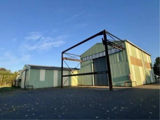 Local Commercial location à Le Havre, Sandouville