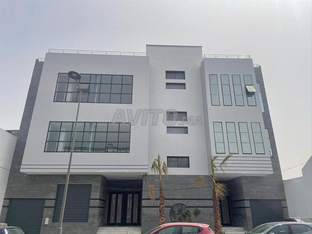 Local commercial location à Rbat