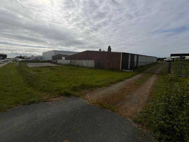 Local Commercial vente à Fontenay-le-Comte, Luçon