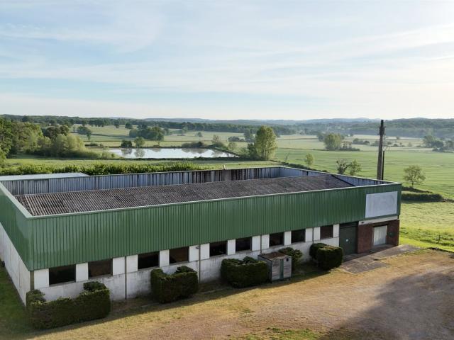 Local Commercial vente à Château-Chinon (Ville), Brinay