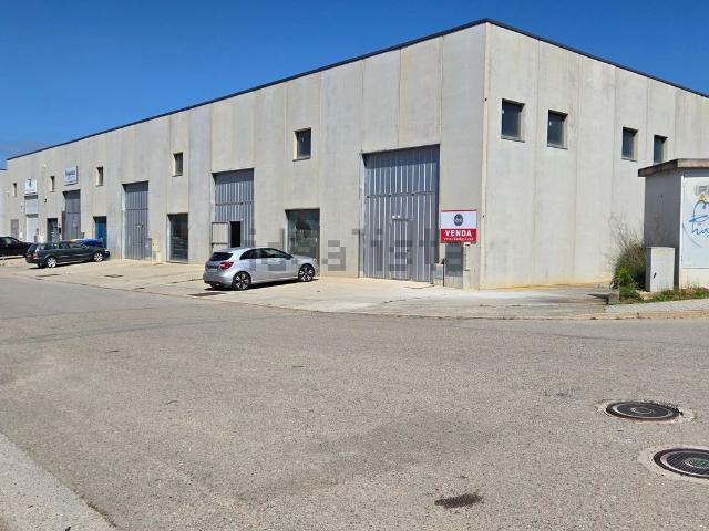 Nave en venta en La Pera