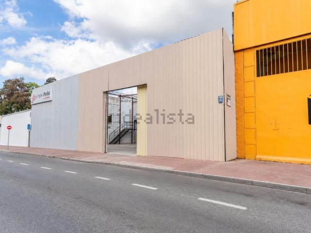 Nave en venta en Las Albarizas, Marbella