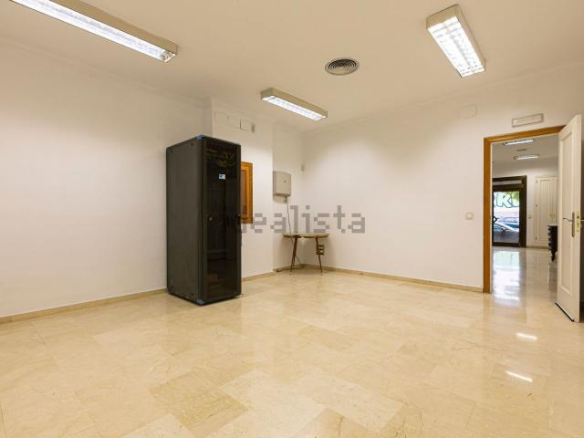 Nave en alquiler en Las Albarizas, Costa del Sol Occidental