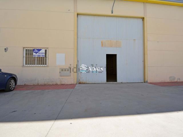 Nave en venta en Industrial Las Capellanías, Cáceres