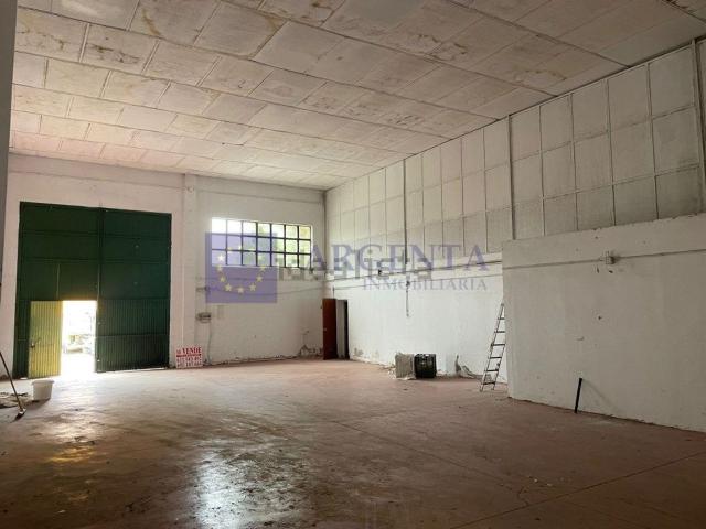 Nave en venta en Industrial Las Capellanías, Cáceres