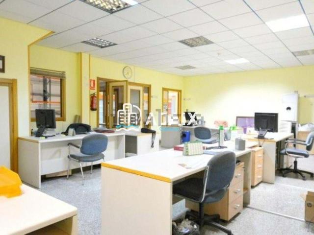 Nave en venta en Industrial Las Capellanías, Cáceres