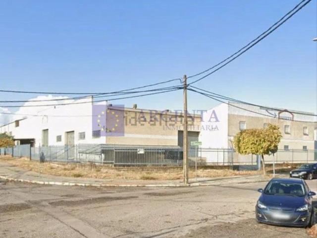 Nave en venta en Industrial Las Capellanías, Cáceres