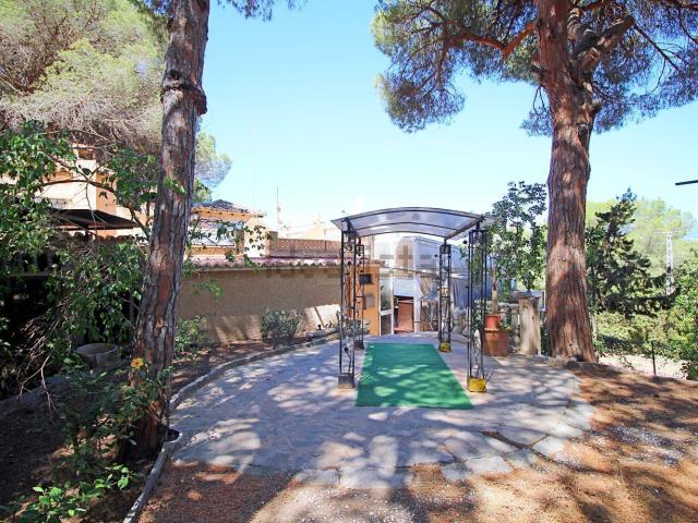 Local Comercial en venta en Artola, Costa del Sol Occidental