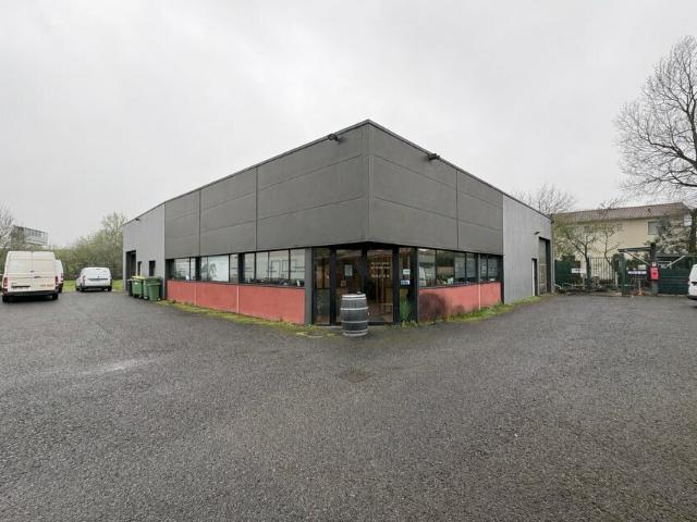 Local Commercial location à Bordeaux, Artigues-près-bordeaux