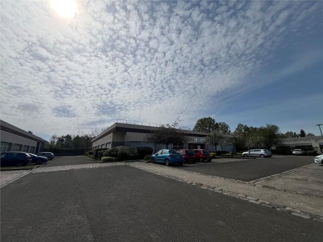Local Commercial location à Versailles, Trappes