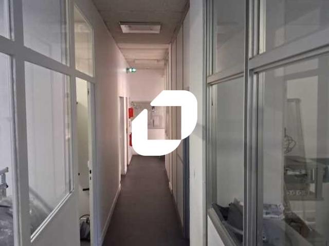 Local Commercial location à Nanterre, Rueil-malmaison