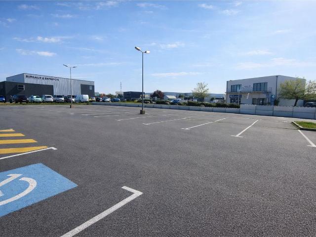 Local Commercial location à Toulouse, La Salvetat-saint-gilles