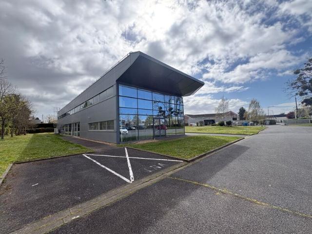 Local Commercial vente à Orléans, Olivet
