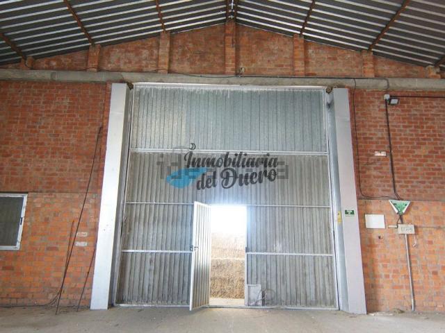 Nave en alquiler en Monfarracinos