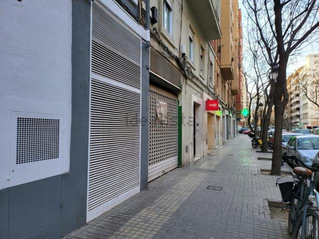 Local Comercial en venta en Valencia, Montolivet