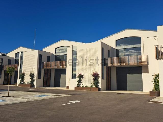 Nave en venta en Mont-ras, Girona