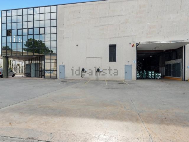 Nave en alquiler en Montcada I Reixac, Barcelona