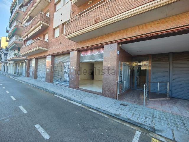 Local Comercial en alquiler en Montcada Centre, Vallès Occidental