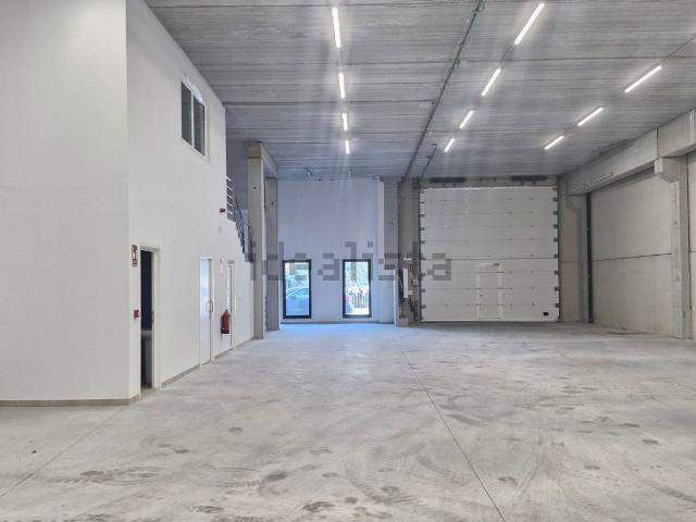 Nave en alquiler en Mos