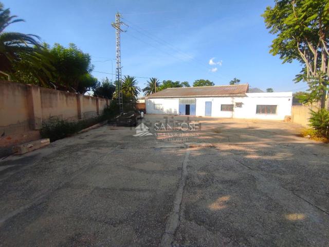 Nave en venta en La Cruz, el Vinalopó Mitjà / El Vinalopó Medio