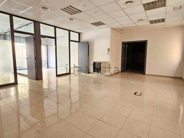 Local Comercial en venta en Olesa De Montserrat, Barcelona