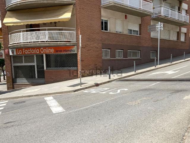 Local Comercial en venta en Barri de la Flora, Olesa De Montserrat